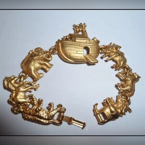 Vintage Yellow Gold Tone Noah's Ark Charm Link Bracelet 1980's Old New S…